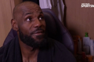 詹姆斯反驳记者：我都不知道今天是星期几 别问我过去三周的事