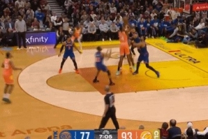 军训唐斯！莫布里低位持球突破打唐斯抛投命中