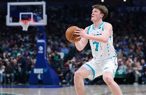 克尼佩尔新秀赛季三分命中数破200 历史第二人&第一是基根·穆雷