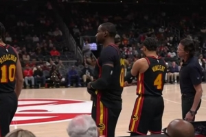 勇湖旧将！库明加&文森特连中三分球 老鹰领先30+