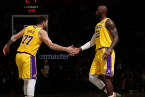 一起刹车？西部第6至第9 湖人&太阳&勇士&开拓者今日结伴输球