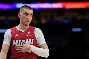 铁完了！希罗17中5得14分2板6助 正负值-20是全队最低