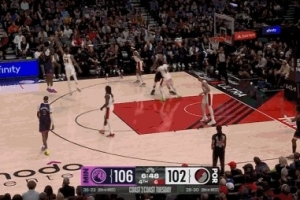 突然上强度！里德撤步三分拔进帮助森林狼打出8-0领先到7分！