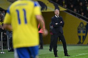 波特：约克雷斯是一位顶级前锋，经受批评也是工作的一部分