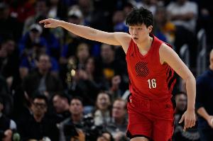 拓记：杨瀚森身体不适 球队方面称其赛前决定是否出战混音比赛