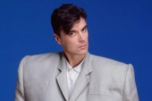 教练该穿西装？斯波：莱利穿西装很帅 我们不行 我穿西装效果如图