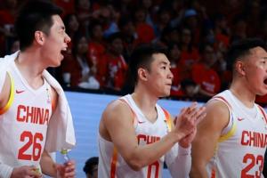 下半场攻防爆发大火收汁中国男篮15分逆转日本成功取胜！