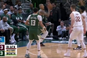 抢占先机！库兹马连续三分命中 雄鹿下半场11-0轰停骑士