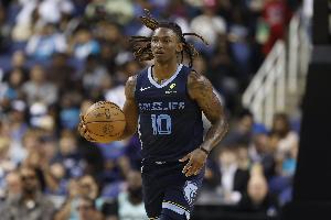 48号秀！斯莫尔最近4场场均15.8分4.3板4.8助 投篮62.5%三分64.7%