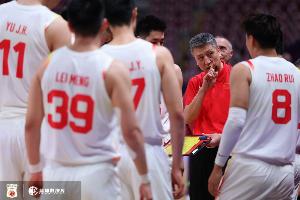 记者：如果没有客场的神秘力量 这场中国应该净胜日本20分左右