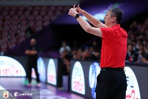 杨毅：这在FIBA历史上也是无法无天的一场球 胜利是最好的还击