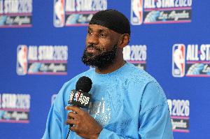 杨毅：骑士阵容齐整 詹姆斯来会破坏稳态 后者也不接受每场15分钟