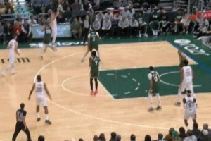 战旧主！梅里尔晃过AJ·格林命中三分球打停雄鹿