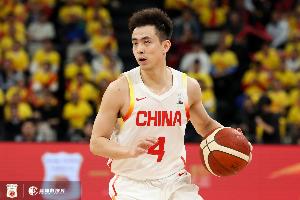 与此前两场连败韩国最大不同 是中国男篮本场外线的明显提升