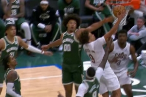 利刃穿心！小克雷格·波特中路突击强攻打成2+1 助骑士扳平比分