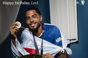 科尔维尔迎来23岁生日，切尔西官推祝福：生日快乐！