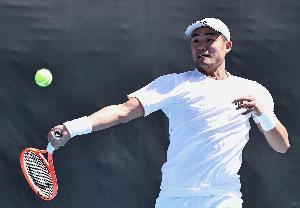 北青：吴易昺即时世界排名升至第111位，下场再胜将重返前百