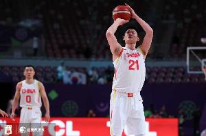 大基本功！胡金秋全场10中9独得全场最高20分 另12板1帽正负值+11