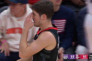 外线有谱！谢泼德三分再中 一节半砍17分追平威少