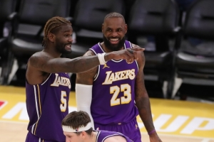 夸梅：东里都盼着詹姆斯赶紧走 老詹复出前艾顿的表现堪比贾巴尔