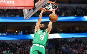 怀特：并没有刻意放约基奇投三分 是他自己今天想投那些球