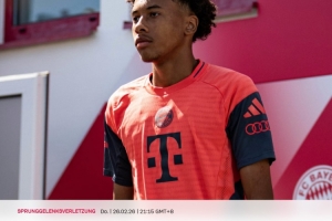 拜仁官方：已上演一线队首秀，17岁中卫基亚拉脚踝受伤将缺阵数月