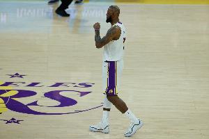 夸梅：詹姆斯自己多少次大空位不投 现在却怪卢卡？心理有问题吧