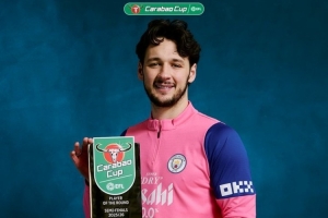 官方：曼城门将特拉福德当选本赛季联赛杯半决赛最佳球员