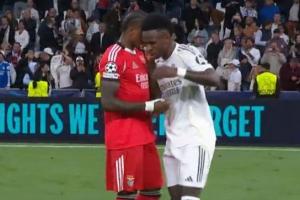 球报：卡布拉尔与维尼修斯谈好交换球衣，但思考之后最终没有换