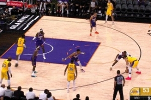 开始掌控比赛？东契奇持球单打 顶着杰伦·格林干拔三分打停太阳