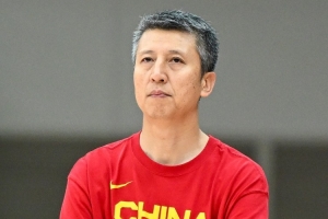 媒体人：放眼目前整个中国篮坛 作为教练还有谁比郭士强更强？