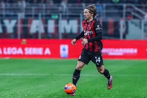 米体：米兰希望莫德里奇再战一年，他留队的可能性很高