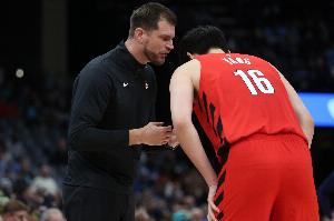 杨瀚森一秒都没上！斯普利特赛前表示：杨瀚森肯定会有更多机会