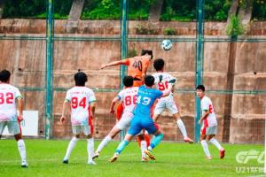 德转显示浙江队免签21岁后卫王鹏博，球员曾在葡萄牙东方龙留洋