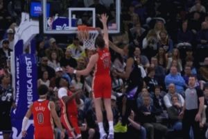 身体素质炸裂！科迪-威廉姆斯起步抡圆了隔扣马特科维奇