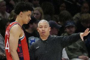 船记：当两队进攻效率相近时 篮板和争抢到的球权就显得至关重要