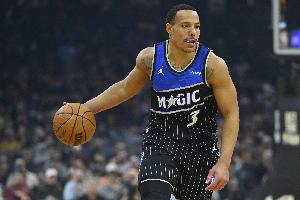 NBA官方：贝恩在战胜湖人后将比赛用球扔向观众席 罚款25000美元