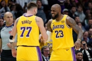 各强队冲季后赛隐患盘点：谁是湖人第四人？KD的小号&哈登的拇指