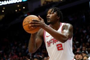 4年5270.5万引援要打水漂？芬尼-史密斯场均3.1分 命中率30.6%