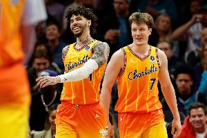 有点强！黄蜂自26年以来18胜9负 进攻第1 防守第5 净效率第1