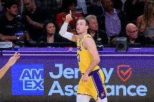 10中6得16分！沃西：肯纳德打球很聪明 希望他能够增加出手次数