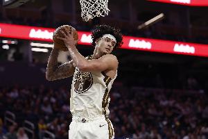 3年1500万提前续约！桑托斯12投6中 砍下14分4篮板2助攻