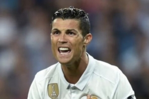 莱万特旧将：我过去曾无意肘击C罗，媒体却几乎要把我关进监狱