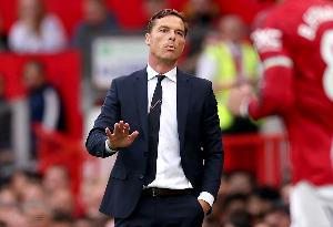 伯恩利主帅：虽然输了但我为球队感到自豪，对判罚不太信服