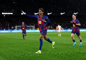 帽子戏法助球队取胜，亚马尔当选巴萨4-1黄潜一役MVP