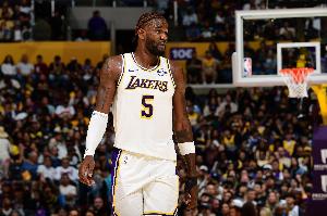 球队赢了你没赢！艾顿继续疲软5中2拿4分10板 卡佩拉7中3贡献7分