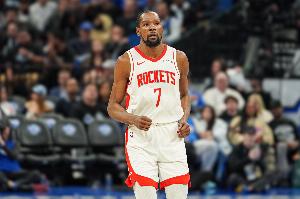 当爹又当妈！杜兰特连续助攻卡佩拉&自己抛投也有 率队反超比分