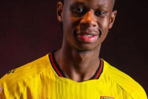 姆富尼：我曾在曼城和利物浦同时接受训练，但最终选择了前者