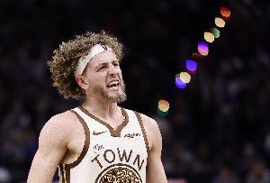 下半场哑火！波杰姆上半场12中8砍下20分 下半场6中1仅得2分