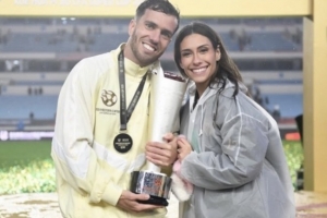 塞尔吉尼奥社媒晒照庆祝超级杯夺冠：中国足协超级杯冠军！